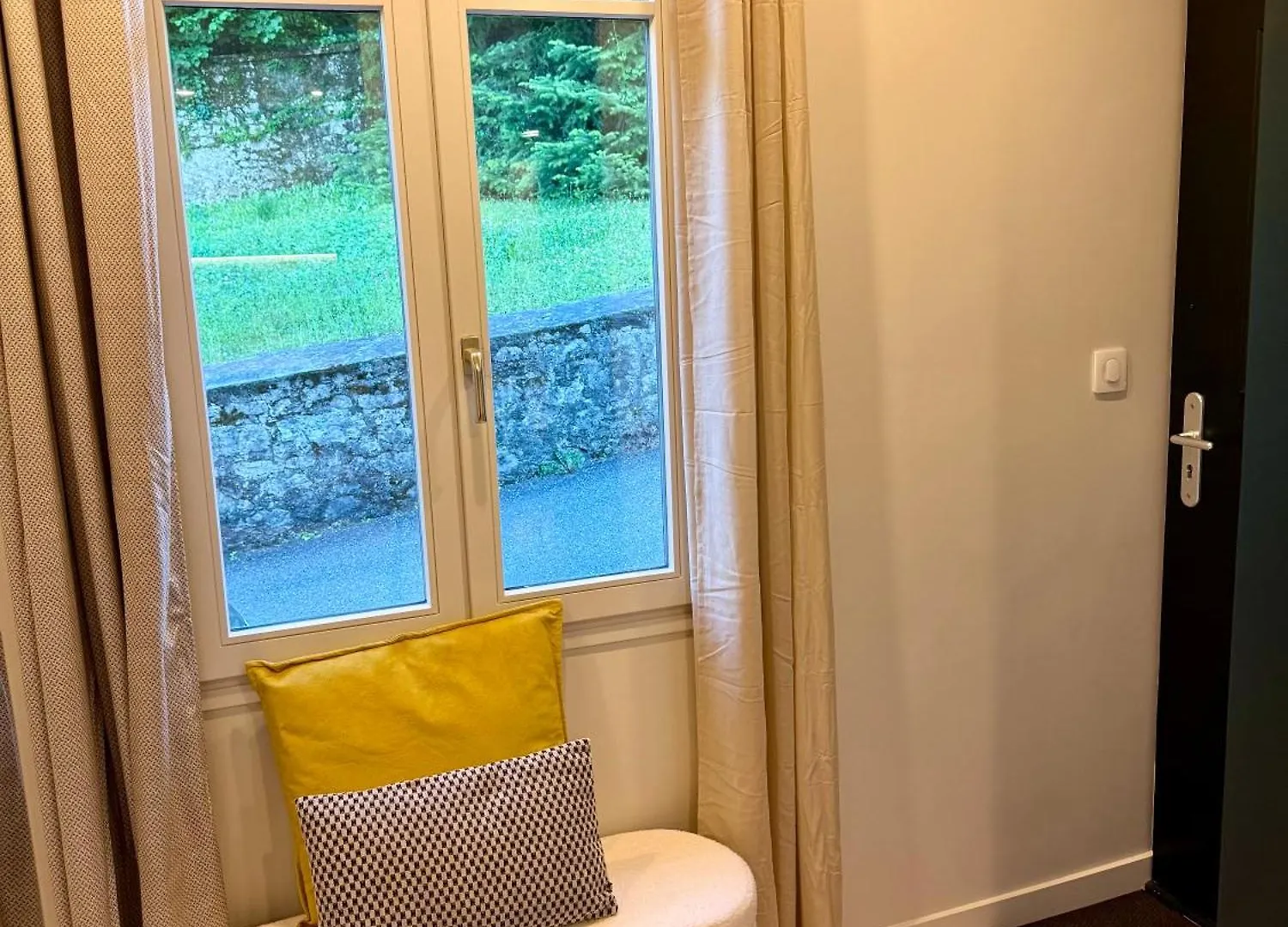 Apartament Calme & Elegance Studio De Charme Proche Centre Aix-les-Bains Francja